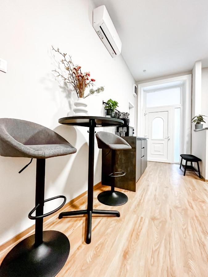 T32 Central Modern Suites Budapest Exterior photo